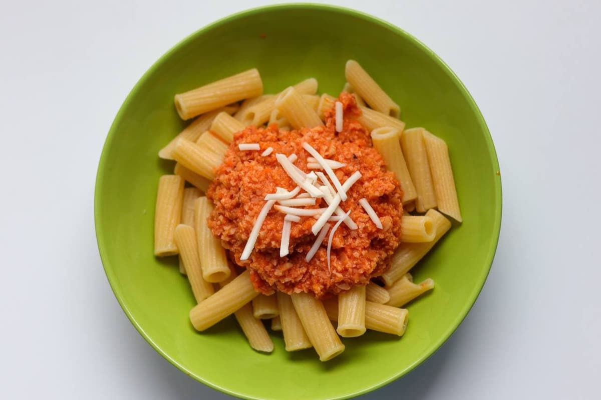 Vegane und glutenfreie Bolognese